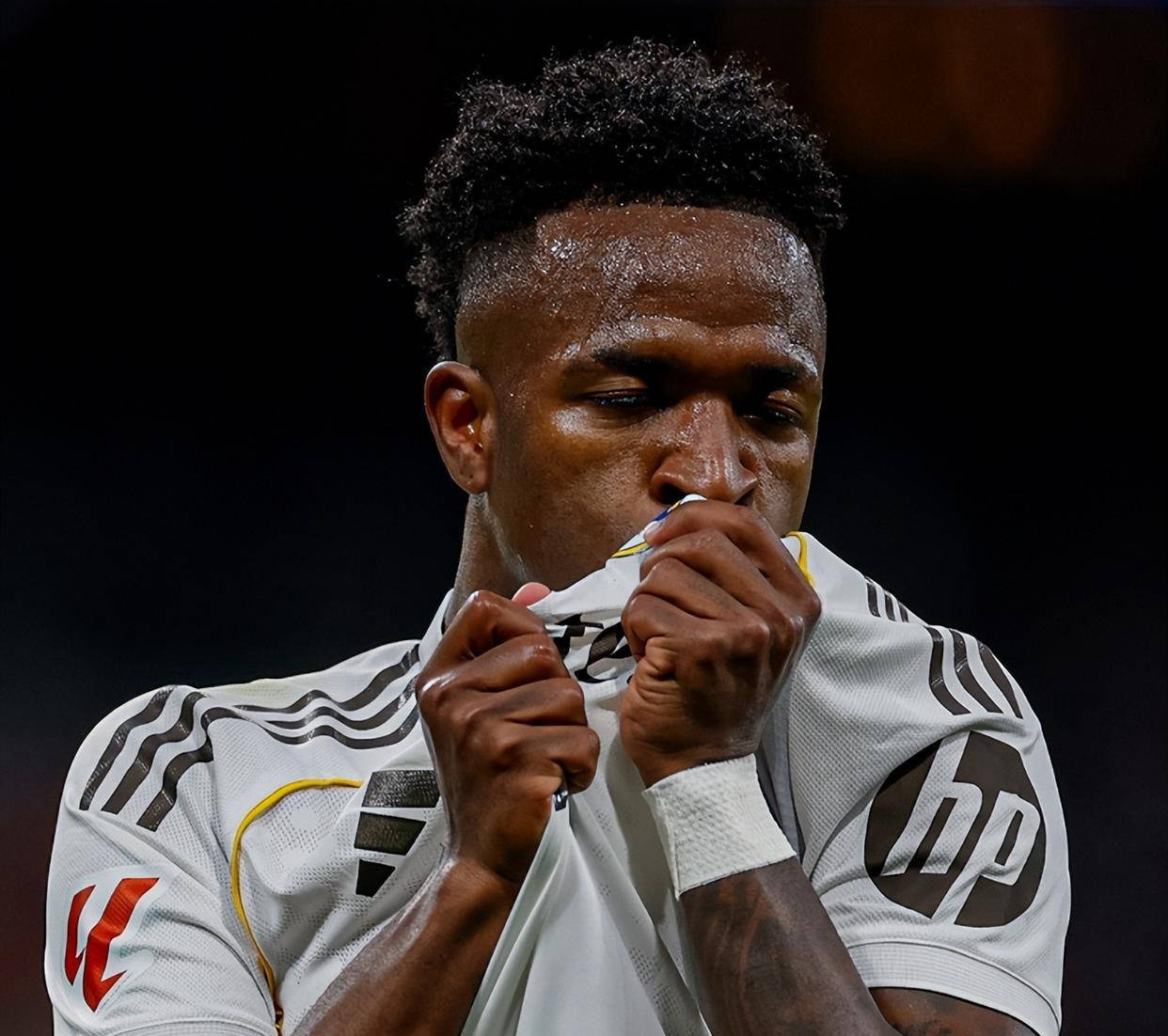 维尼修斯西甲累积五黄将停赛,贝林厄姆伤缺近月,皇马面临严峻考验