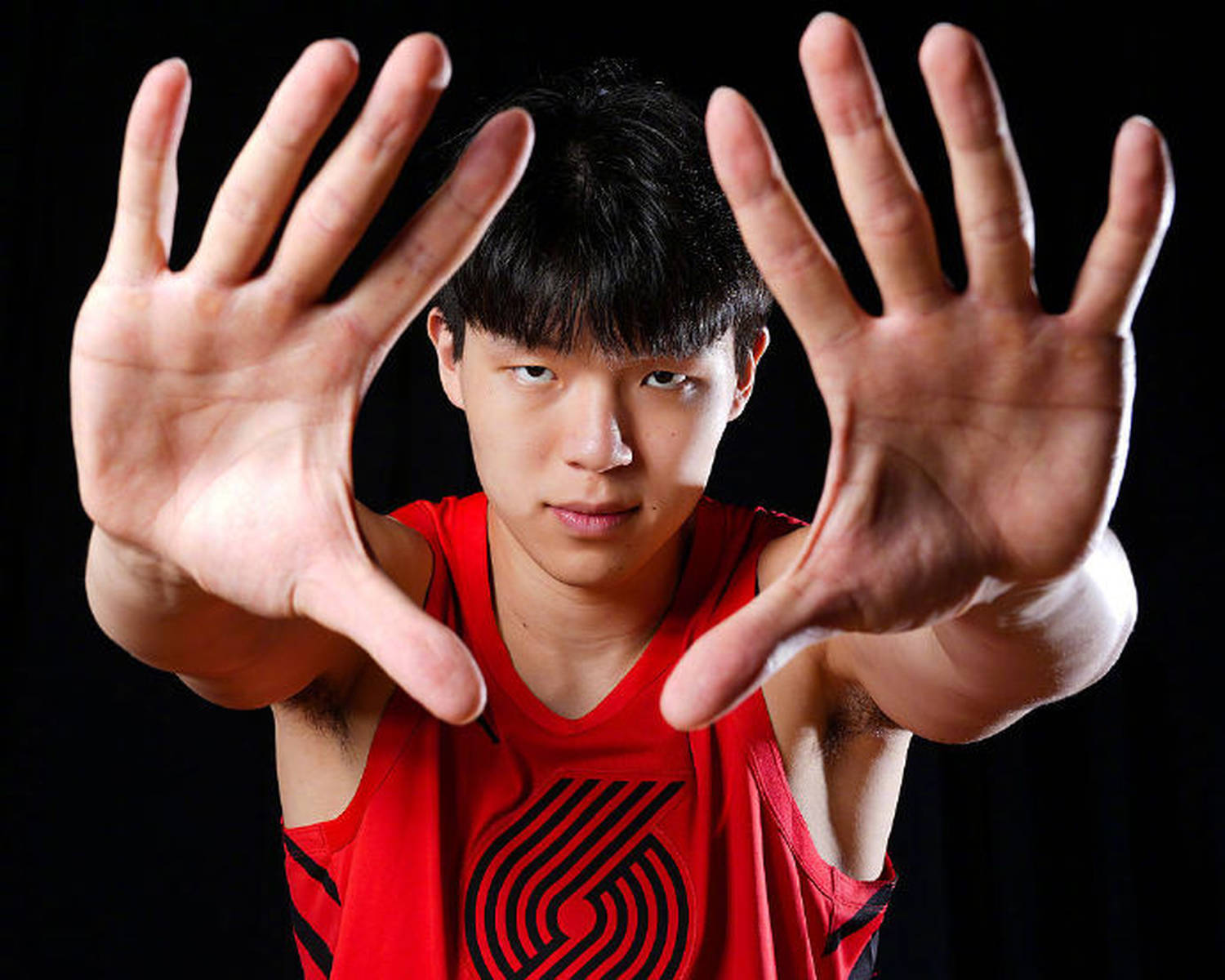 2分侠!杨翰森连3场比赛2分收工 赛季34战13场2分