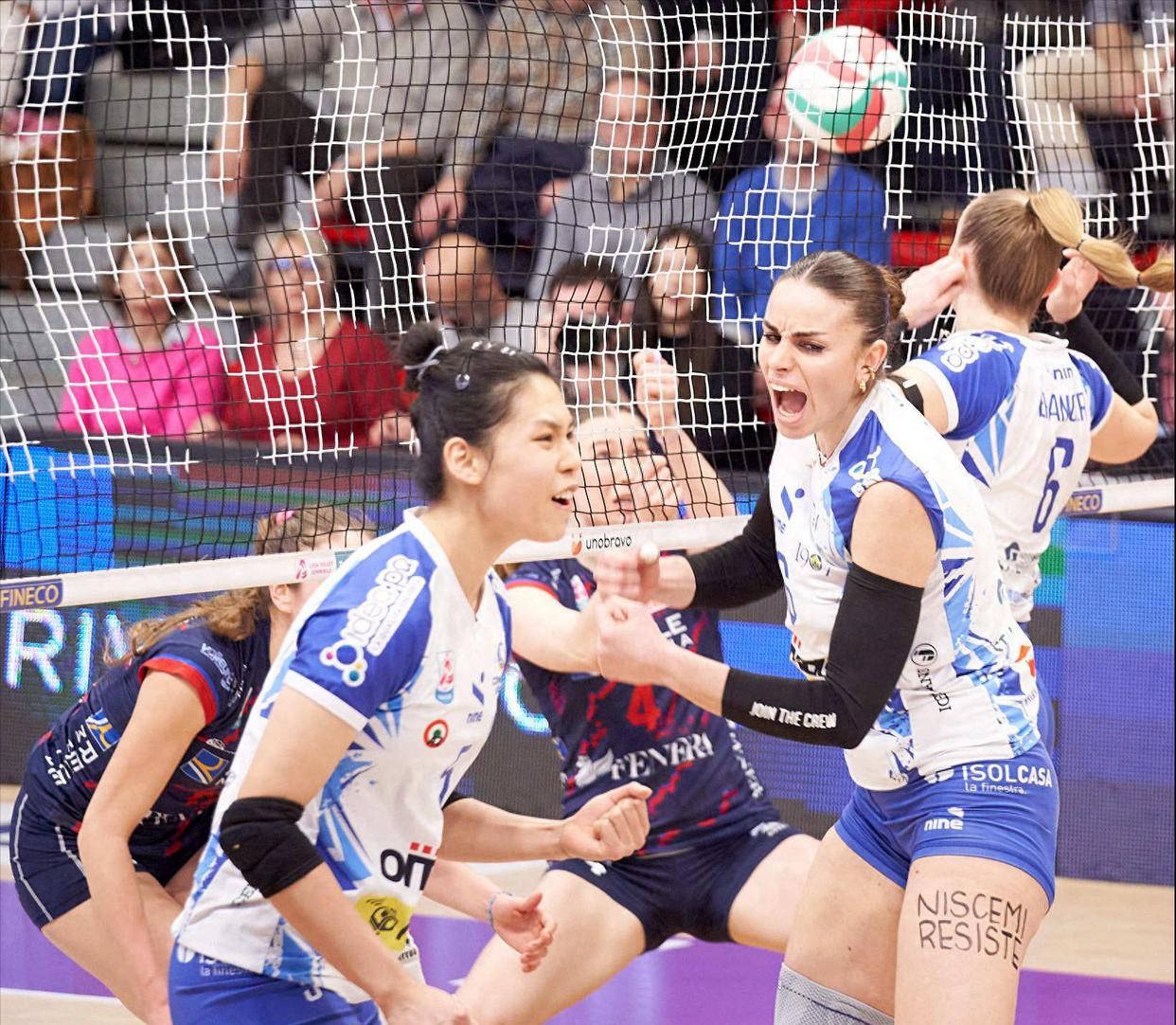 意甲女排八强诞生七席!庄宇珊贡献10分,朱婷关键救火,保级形势深度解析