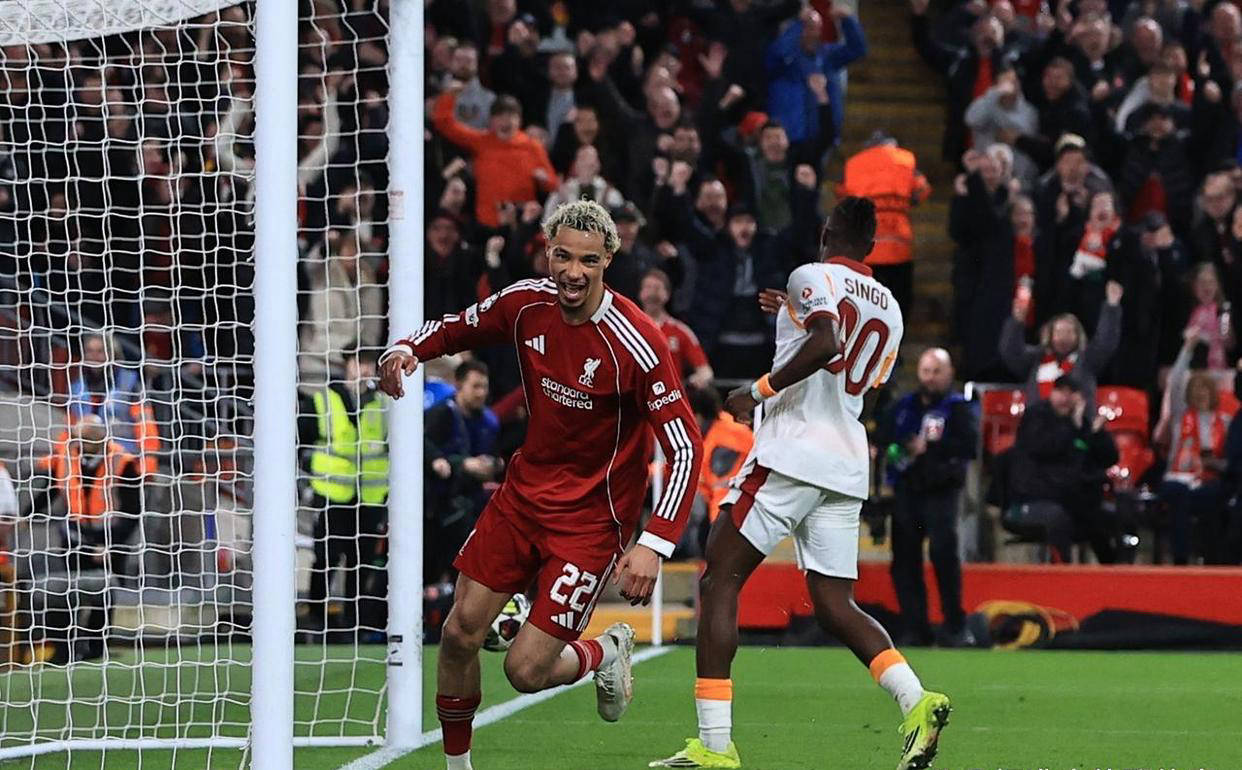 利物浦4-1逆转加拉塔萨雷,斯洛特放弃传控战术暂缓帅位危机